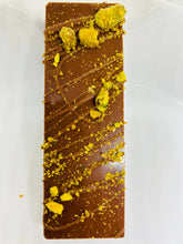 Load image into Gallery viewer, DUBAI PISTACHIO BAR 3 OZ
