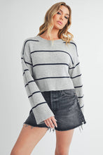 Load image into Gallery viewer, Sweater:Heather Gray/Navy
