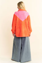 Load image into Gallery viewer, HALF HIDDEN ZIPPER FAUX FUR PULLOVER JACKET
