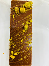 Load image into Gallery viewer, DUBAI PISTACHIO BAR 3 OZ
