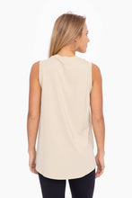 Load image into Gallery viewer, Notched Sleeveless Flowy Tank Top: WHITE
