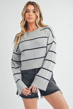 Load image into Gallery viewer, Sweater:Heather Gray/Navy
