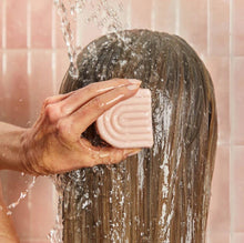 Load image into Gallery viewer, Kitsch Castor Oil Nourishing Conditioner Bar
