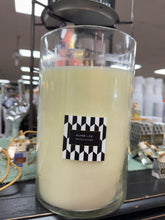 Load image into Gallery viewer, OLIVER + CO HUGE CANDLE 125oz
