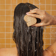 Load image into Gallery viewer, Kitsch Coconut Oil Deep-Moisturizing Solid Shampoo Bar
