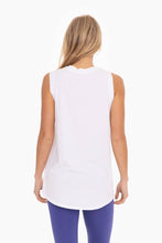 Load image into Gallery viewer, Notched Sleeveless Flowy Tank Top: WHITE
