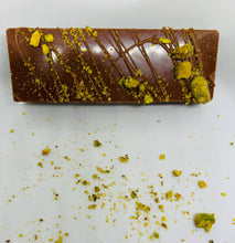 Load image into Gallery viewer, DUBAI PISTACHIO BAR 3 OZ
