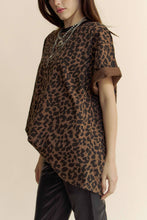 Load image into Gallery viewer, LEOPARD RHINESTONE STUD SHORT SLEEVE TOP T SHIRT
