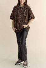 Load image into Gallery viewer, LEOPARD RHINESTONE STUD SHORT SLEEVE TOP T SHIRT
